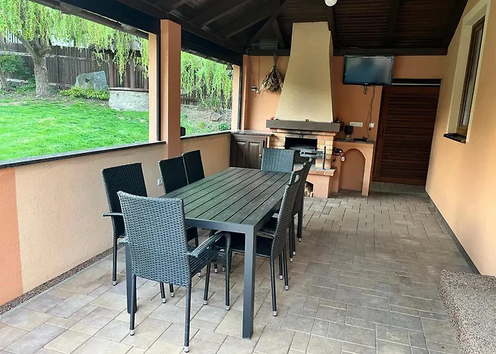 V Nalzovicich 빌라